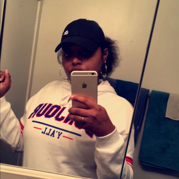 Meet your Posher, Makamakayla - Picture 1 of 1